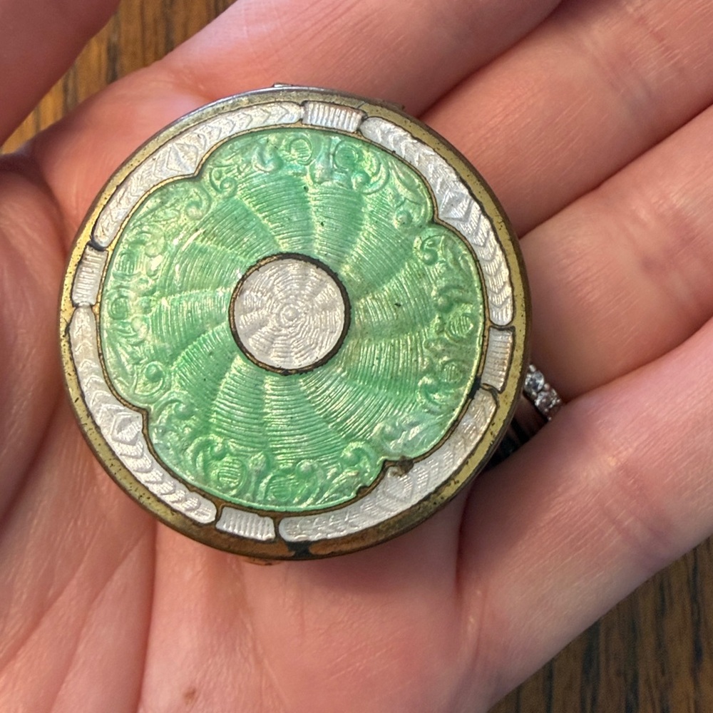 Vintage enamel pill box - Picture 6 of 6